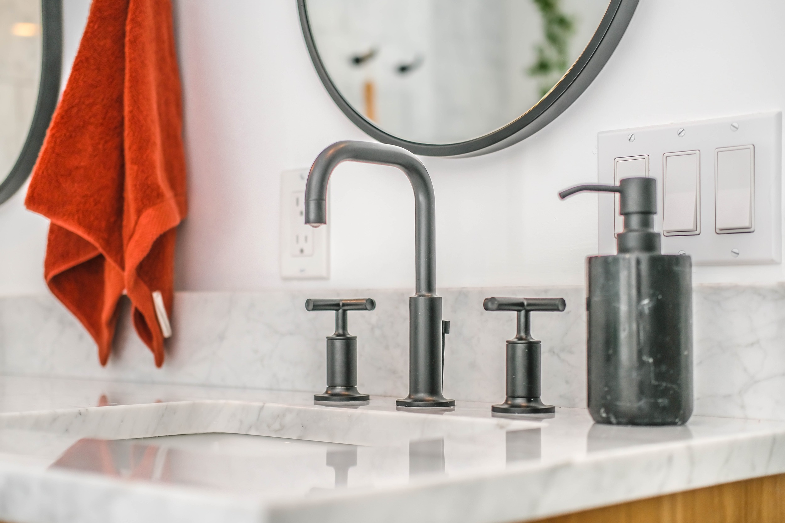 Sink & Faucet